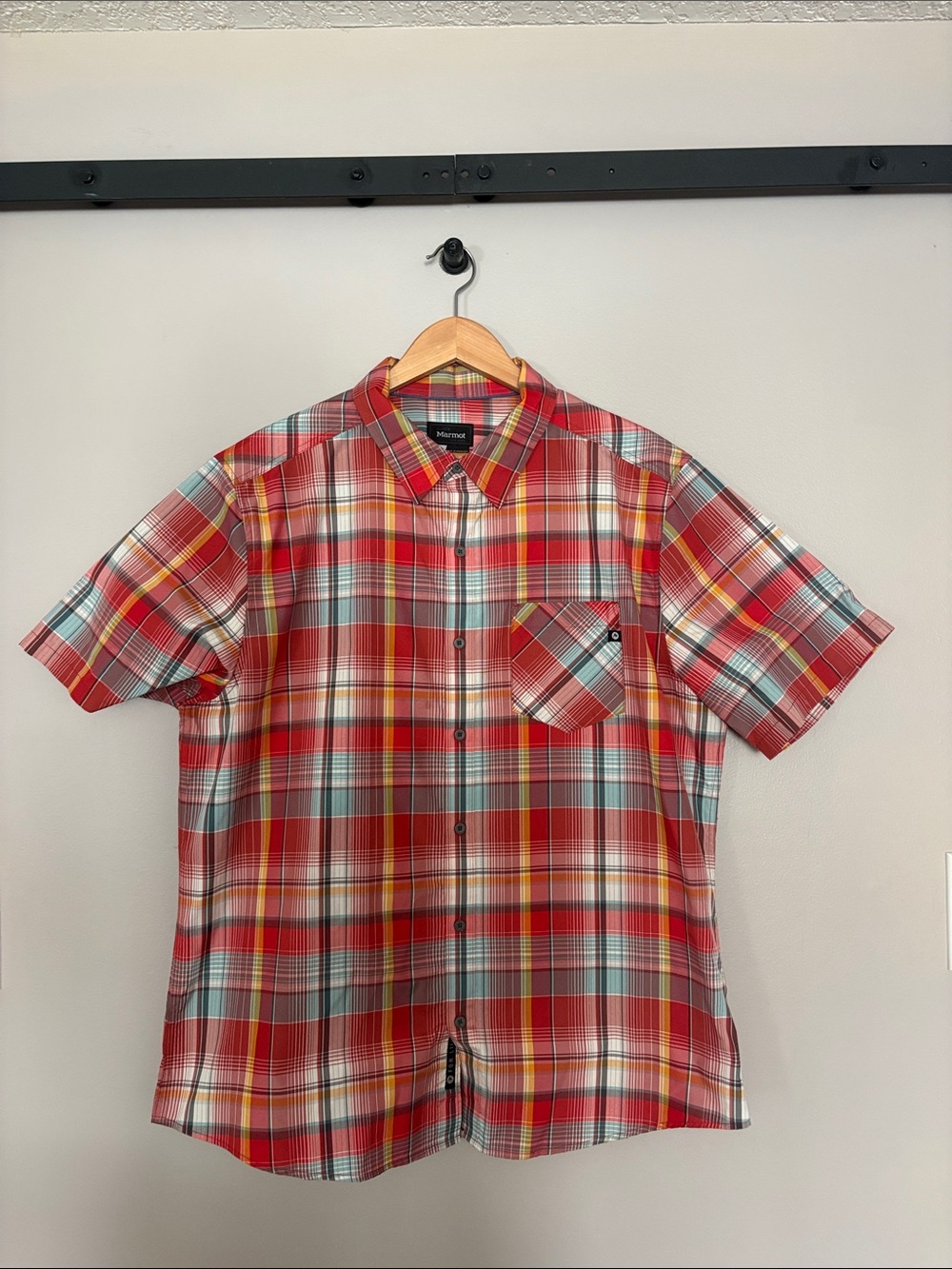 Marmot Red Multi-Color Plaid Short-Sleeve Button-Down Shirt